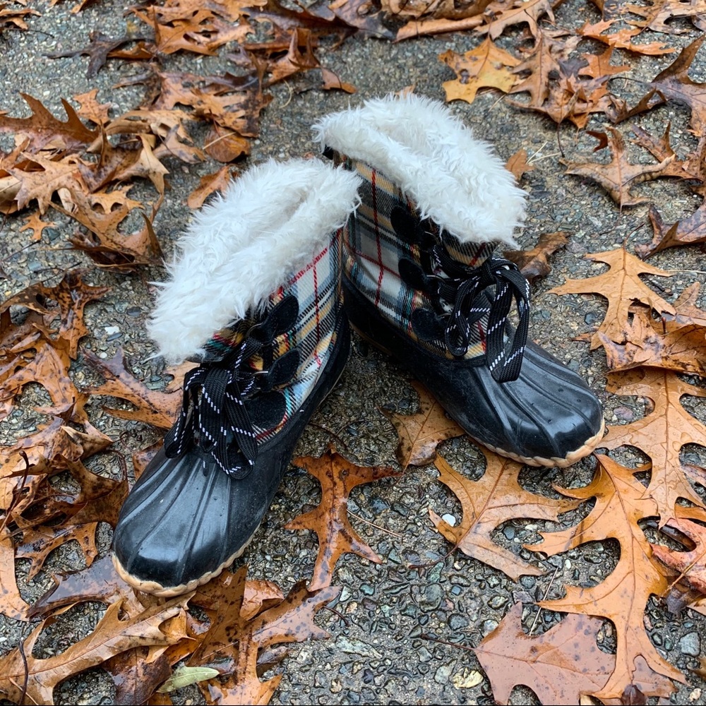 Waterproof plaid boots